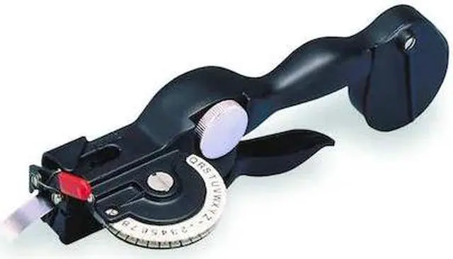 Main image of DYMO 101105 RHINO (R) Manual Label Maker, Tape width 3/8, 1/2"