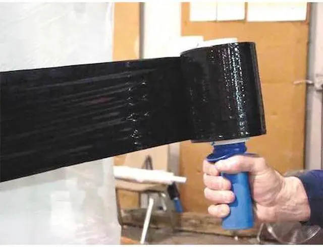 Main image of ZORO SELECT 15A880 Hand Stretch Wrap 5" x 1000 ft., Cast Style, Black Opaque