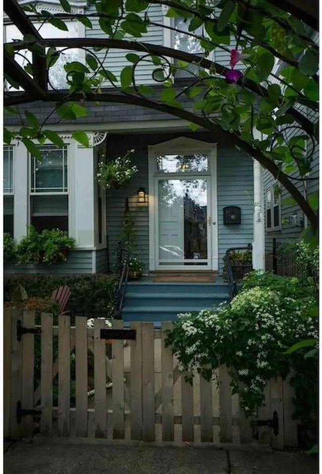 Alt view image 7 of 7 - VAXCEL T0309 Freeport Aluminum 1 Light LED Dusk to Dawn Black Outdoor Wall