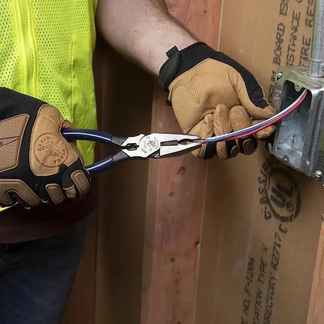 Alt view image 3 of 7 - KLEIN TOOLS 12098 8 5/8 in Linemans Plier High Leverage w/ Wire Crimper, Steel