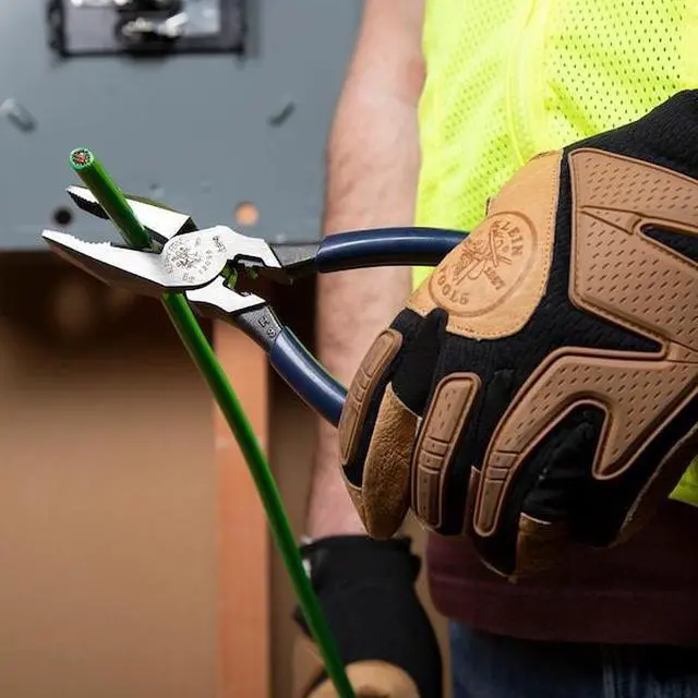 Alt view image 2 of 7 - KLEIN TOOLS 12098 8 5/8 in Linemans Plier High Leverage w/ Wire Crimper, Steel