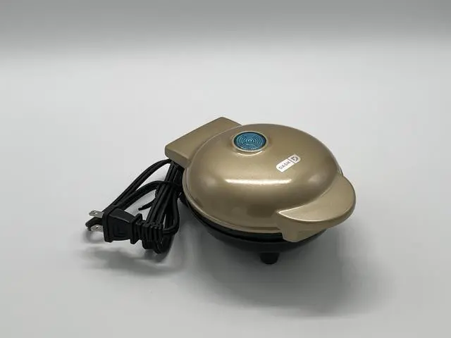 Alt view image 2 of 3 - Dash Mini Pizzelle Maker - Metallic Copper