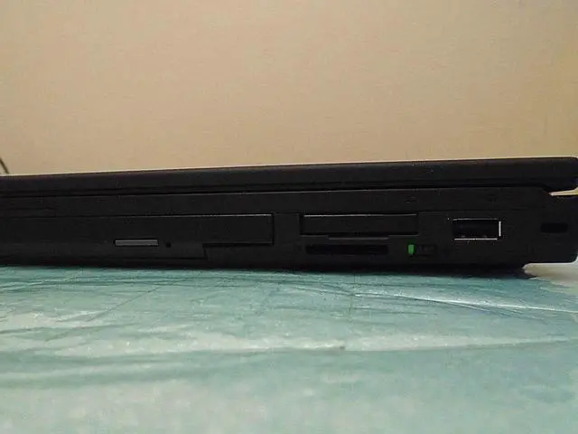 Alt view image 2 of 7 - Lenovo ThinkPad T430, i5-3320M@2.60, 4GB RAM, 128GB SSD, Windows 10 Pro, GRADE B