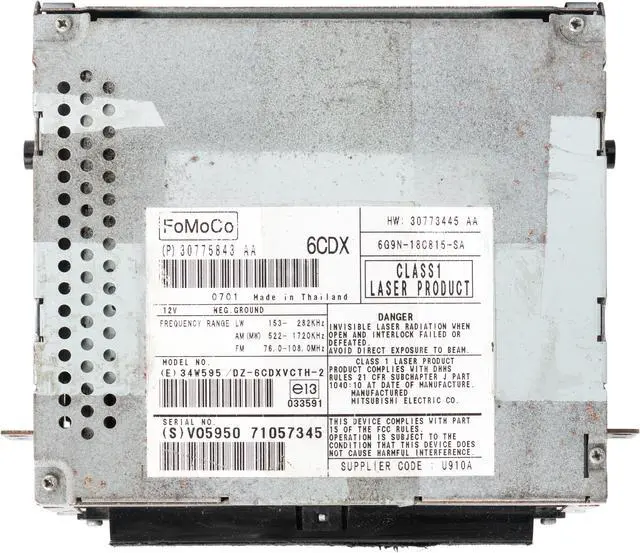 Alt view image 5 of 5 - 2007-2013 Volvo 30 40 50 70 Series AM FM Receiver MP3 6-Disc CD Player 30773445