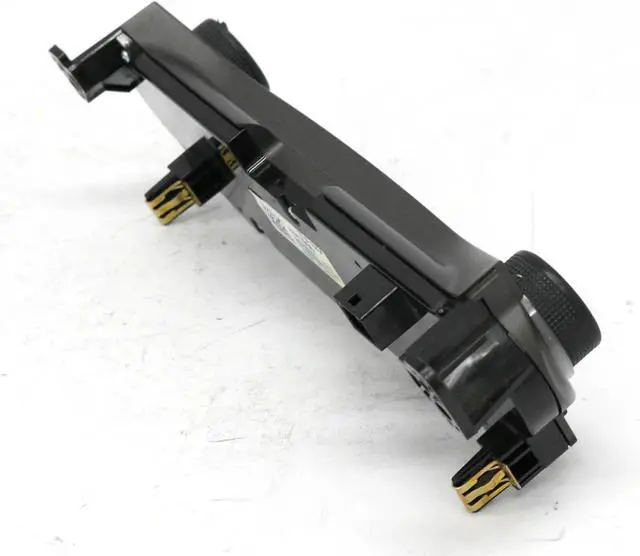 Alt view image 4 of 6 - 2013 Chevrolet Malibu OEM Original Radio Audio Controls 22881000 Option UFU