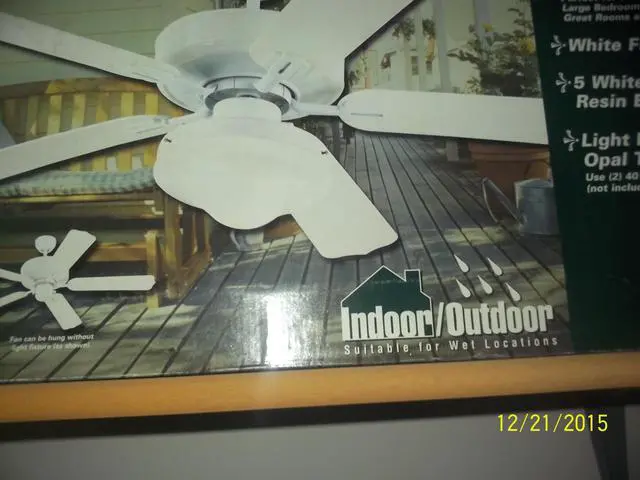 Alt view image 2 of 2 - Westinghouse Indoor Outdoor White 52" Ceiling Fan with light fixture