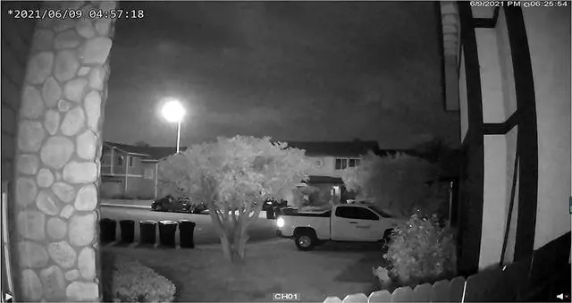 Alt view image 6 of 6 - TIGERSECU Super HD 1080P 4-in-1 Security 4-Camera Bundle