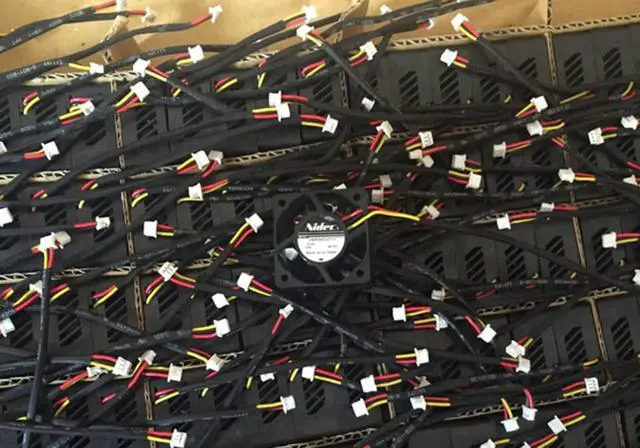 Alt view image 4 of 4 - Nidec 3015 U30R05NS3Z5-52 DC5V 0.19A hydraulic 3 wires 3 pins 3cm cooling fan