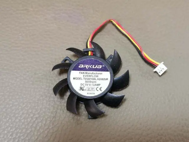 Main image of EVERFLOW T054010BL AIA82bR 5V 0.13A 5000RPM 3 Wires Video Fan