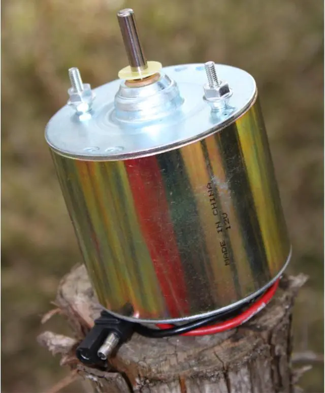 Alt view image 4 of 5 - BB-51 Motor - Large 12V - 1/4" Shaft