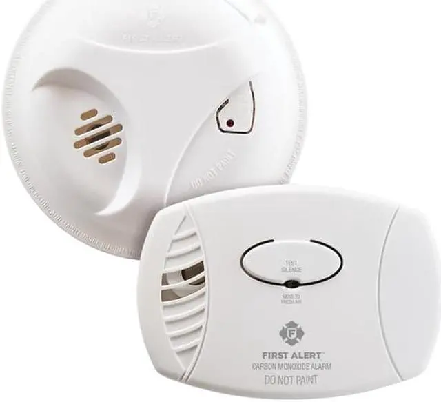 Alt view image 4 of 4 - First Alert 1039879 Smoke (SA303) & Carbon Monoxide (CO400) Detector Combo Pack