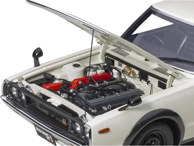 Alt view image 4 of 15 - Nissan Skyline 2000GT-R (KPGC110) RHD (Right Hand Drive) White 1/18 Model Car by Autoart