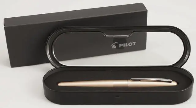 Alt view image 4 of 4 - PILOT Metropolitan Collection Fountain Pen, Gold Barrel, Classic Design, Fine Nib, Black Ink (91112)