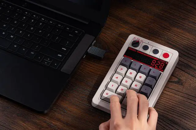 Alt view image 2 of 7 - 8BITDO Retro 18 Mechanical NUMPAD - N Edition