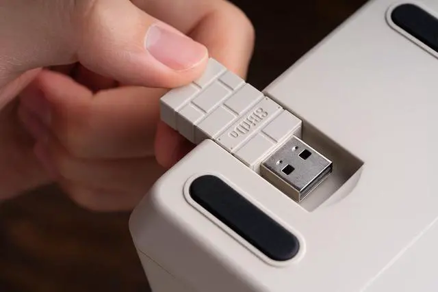 Alt view image 4 of 6 - 8BitDo Retro 18 Mechanical Numpad, Supports Calculator Mode, Bluetooth/2.4G/Wired Numpad for Windows and Android - M Edition