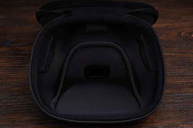 Alt view image 2 of 7 - 8BitDo Classic Controller Travel Case for 8BitDo Ultimate Controller with Charging Dock