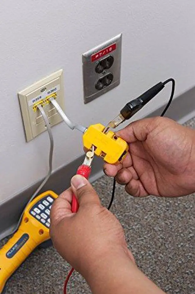 Main image of FLUKE Networks 10220101 6 Wire Modular Adapter w/K-plug Banjo