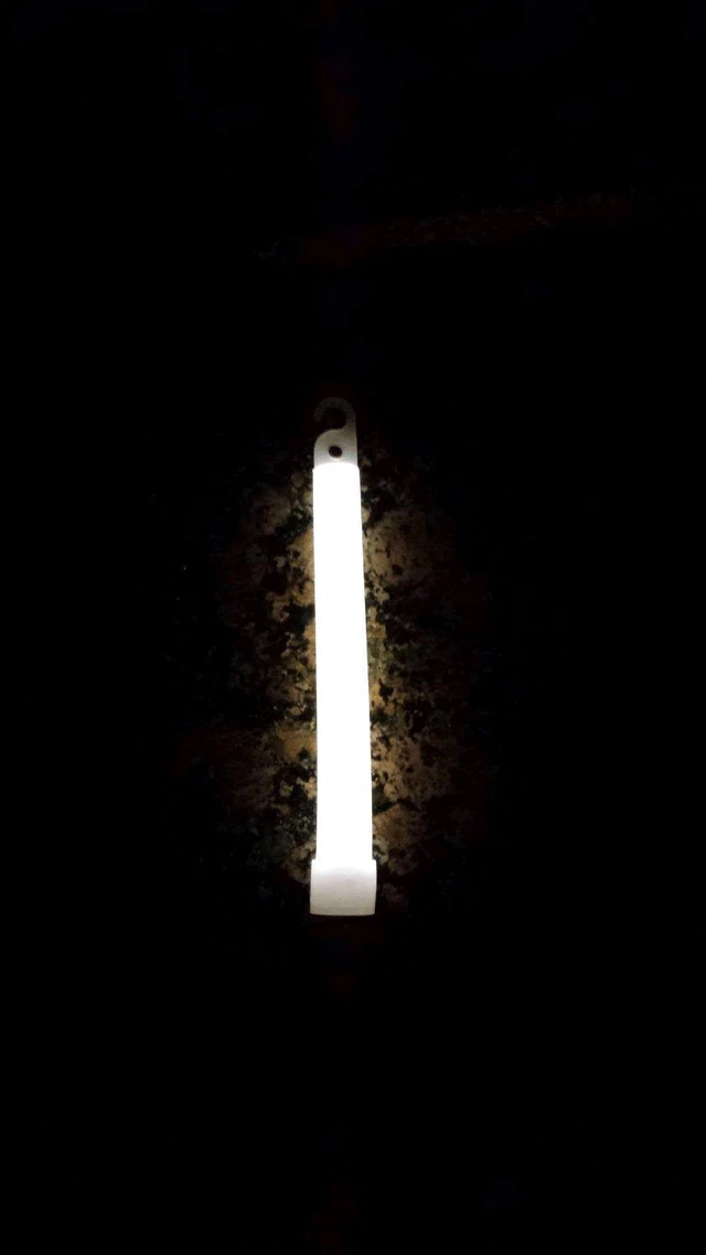 Alt view image 2 of 3 - Glow Sticks White