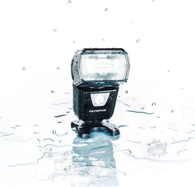 Alt view image 2 of 20 - Olympus FL-900R - Hot-shoe clip-on flash - 58 (m) - for Olympus PEN-F, OM-D E-M1, E-M10, E-M5, PEN E-P5, E-PL6, E-PL7, E-PL8, E-PL9, E-PM1, E-PM2
