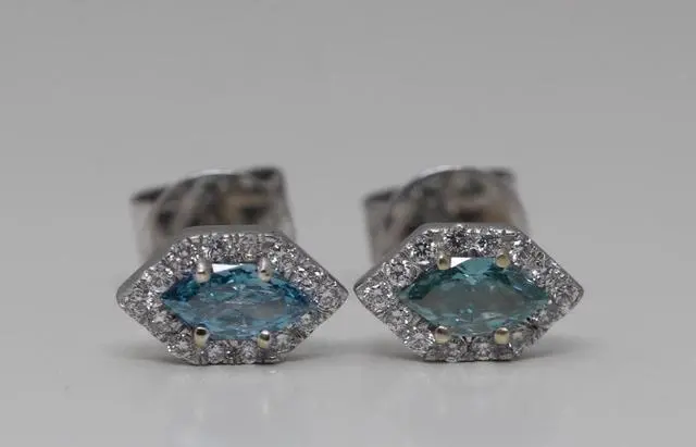 Main image of 18k Gold Round & Halo Diamond Stud Earrings (Blue(Irradiated) & White Diamonds,Si2 Clarity)
