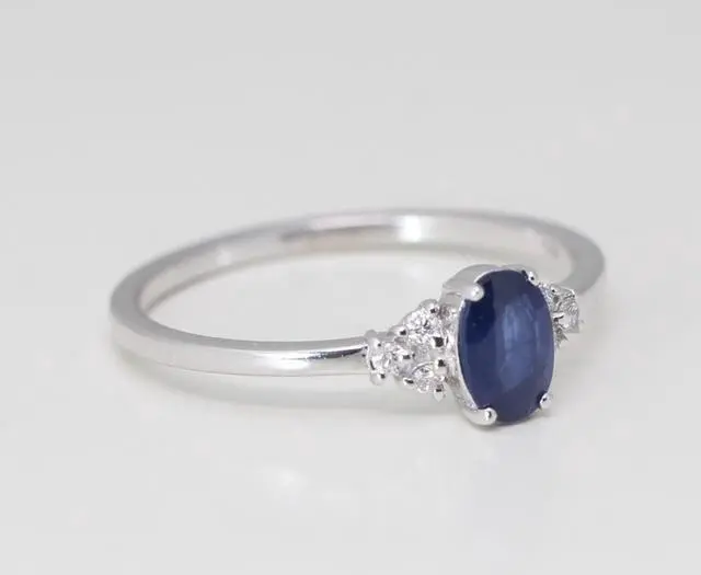 Alt view image 2 of 4 - 14k Gold Oval Natural Sapphire & Diamond clover sholders Ring (Blue Sapphire & White Diamonds VS2)