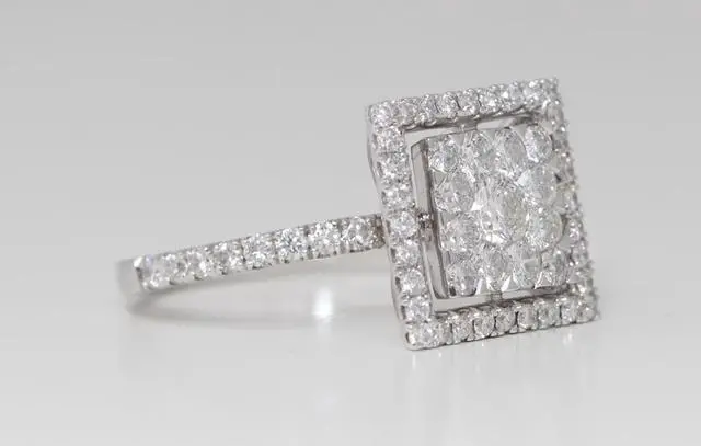 Alt view image 4 of 4 - 18k White Gold Round Diamond Multi-Stone Pave Cluster Set Framed Square Ring (1.36 Ct G SI2 Clarity)