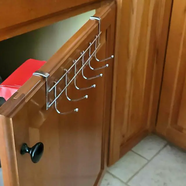 Alt view image 5 of 7 - Metal Over Cabinet Door Hook Rack  6 Hook Organizer for Towels, Coats, Hats, and Bags  Hanging Storage for Kitchen, Bathroom, Bedroom  Modern Door Mount Hanger for Cabinets and Drawers  Silver
