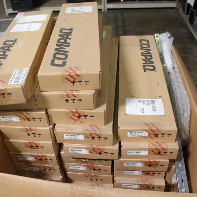 Main image of NEW HP COMPAQ DL360 G2 Universal Sliding Rail Kit 233274-B21