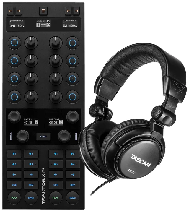 Main image of Native Instruments Traktor X1 MK3, Tascam TH-02 Bundle