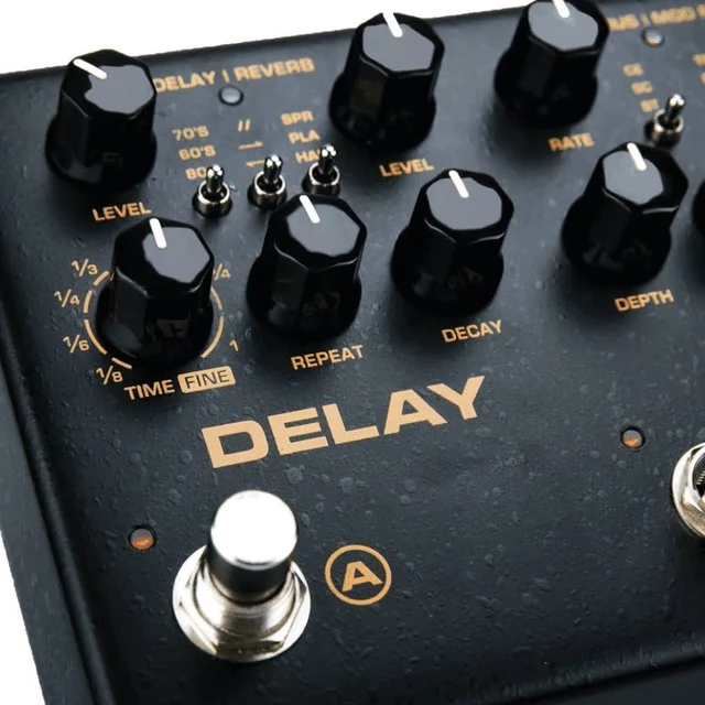 Alt view image 4 of 7 - NUX Cerberus Guitar Multi Effects Pedal, Presonus HD9 Bundle