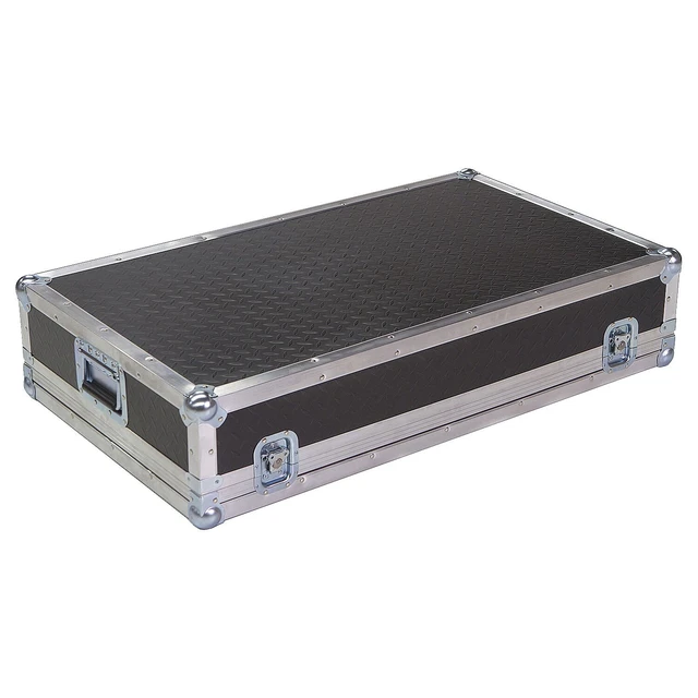 Alt view image 7 of 7 - Mackie 3204VLZ4 32-Channel 4-Bus FX Mixer with USB, ATA Case For MACKIE SR32, 2x XLR Cables Bundle
