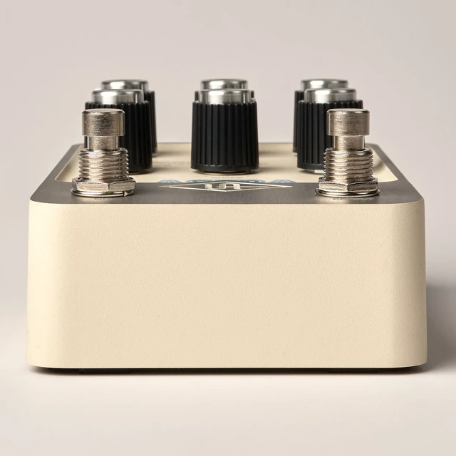 Alt view image 3 of 6 - Universal Audio UAFX Astra Modulation Machine Pedal