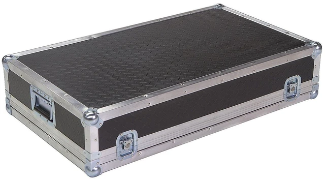 Alt view image 7 of 7 - Mackie 3204VLZ4 32-Channel 4-Bus FX Mixer with USB, ATA Case For MACKIE SR32, 2x XLR Cables Bundle