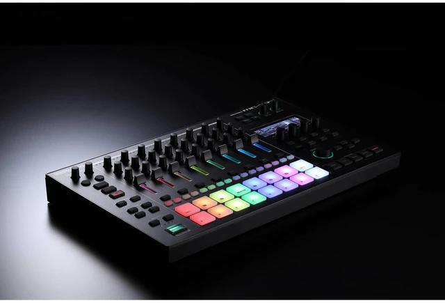 Alt view image 2 of 5 - Roland MC-707 GROOVEBOX (US.ED)