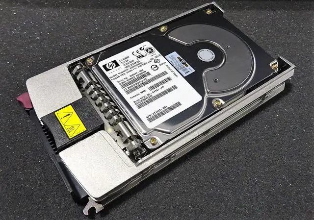 Main image of 233349-001 HP 72.8GB 10000RPM Wide Ultra320 3.5" SCSI Hard Drive BD0726SA22
