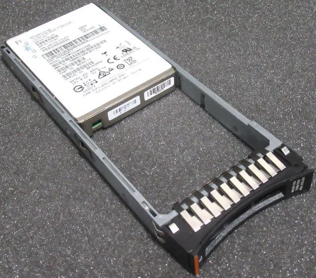 Alt view image 3 of 3 - 01EJ591 01EJ720 01EJ870 LENOVO 800GB 12Gbps 2.5in SAS Solid State Drive (SSD)