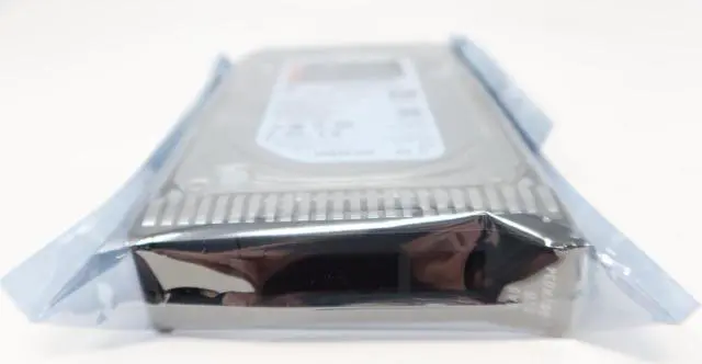 Alt view image 2 of 2 - 00YK034 7XB7A00045 Lenovo 8TB 7.2K SAS 12Gb 3.5" Hard Drive