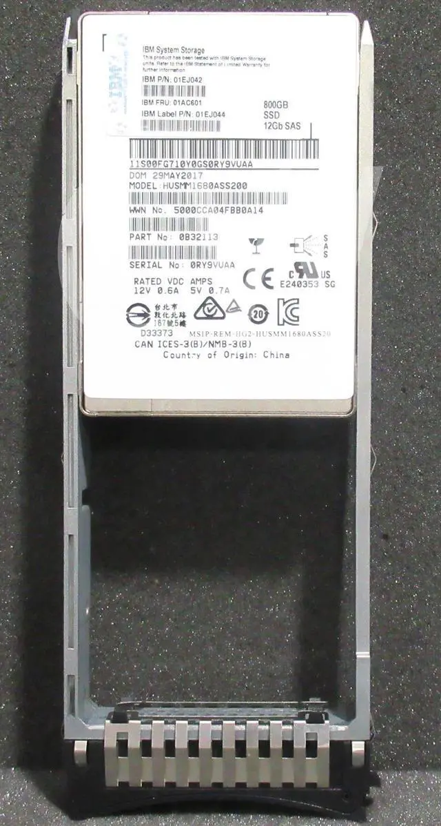 Alt view image 2 of 3 - IBM 01AC601 01EJ042 01EJ044 800GB 12Gb/s HS MLC 2.5" SAS Solid State Drive (SSD)
