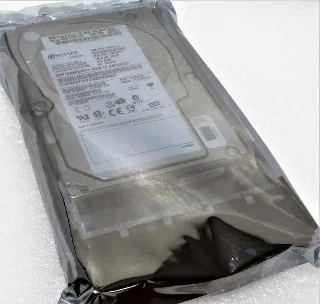 Main image of 32P0731 32P0728 24P3714 IBM 146.8GB 10K U320 8MB 80-Pin SCSI 3.5" Hard Drive.