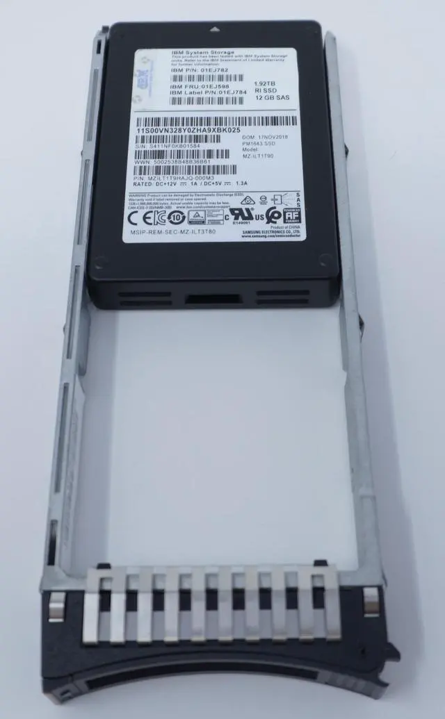 Alt view image 2 of 2 - 01EJ598 01EJ782 01EJ784 IBM 1,92TB SAS 2.5" SFF 12Gb SSD V5000 Hard Drive