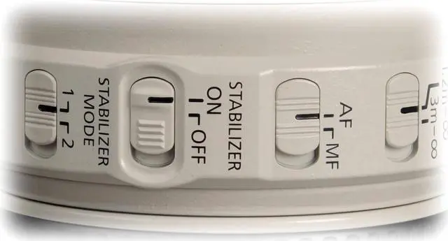 Alt view image 4 of 6 - Canon 1258B002 70-200 mm f/4L IS USM Telephoto Zoom Lens