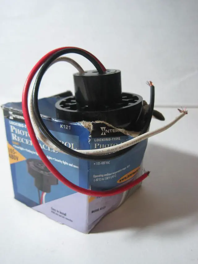 Main image of INTERMATIC K121 Photo Control Receptacle Mount Only