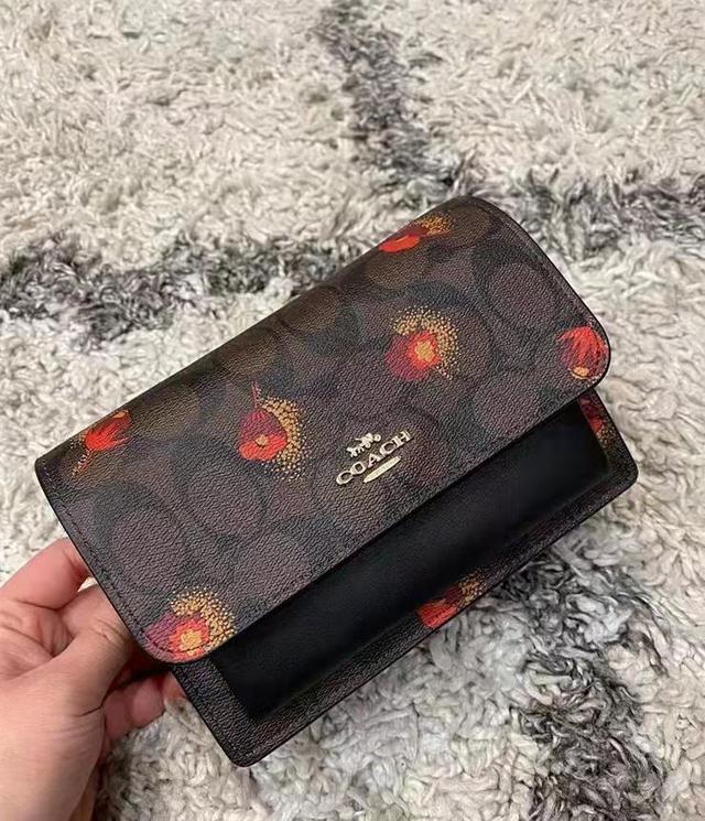 Coach Envelope Clutch Crossbody In Signature Canvas With Floral