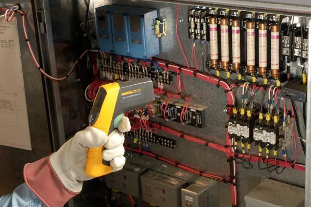 Alt view image 13 of 14 - Fluke 561 HVAC/R Infrared and Contact Thermometer