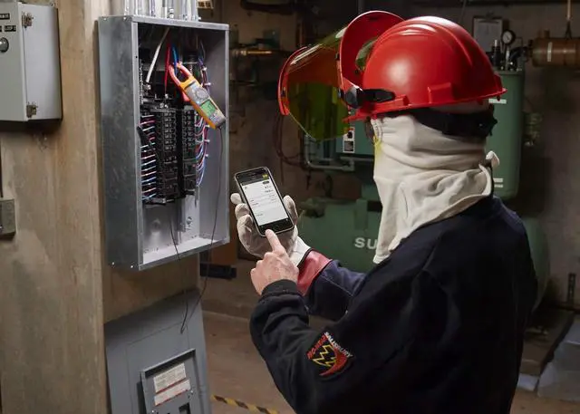 Alt view image 7 of 7 - Fluke 378FC Non-Contact True RMS AC/DC Clamp Meter with PQ indicator