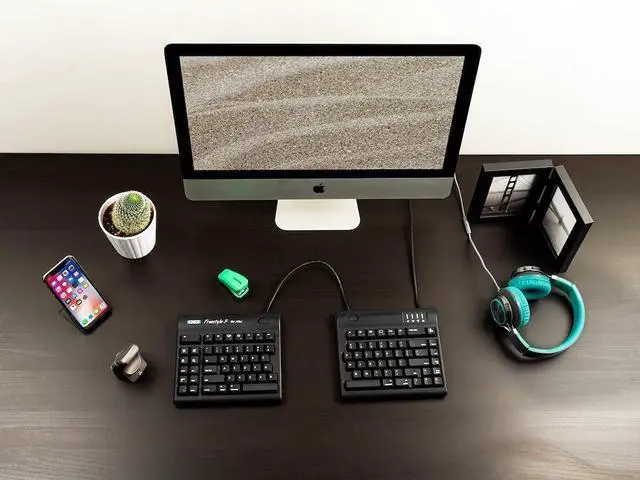 Alt view image 5 of 10 - Kinesis Freestyle 2 Convertible Keyboard KB800HMB for Mac KB800HMBUS