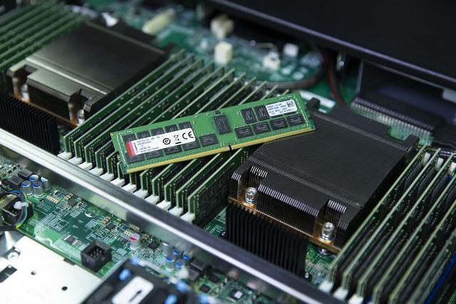 Alt view image 14 of 17 - Kingston  KSM56E46BD8KM-32HA Server Premier 32GB DDR5 SDRAM Memory Module - For Server - 32 GB - DDR5-5600/PC5-44800 DDR5 SDRAM - 5600 MHz - CL46 - 1.10 V - On-die ECC -Unbuffered- 288-pin- DIMM
