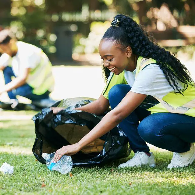 Alt view image 2 of 6 - Eco Blend Max 40-45gla Industrial Trash Bag Low Density Green 150Ct L8046TEER1