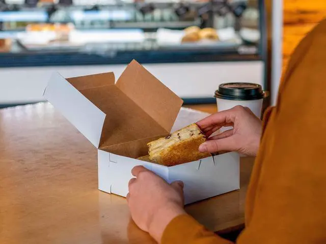 Alt view image 6 of 7 - Tuck-Top Bakery Boxes, Paperboard, White, 12 x 12 x 5 0987