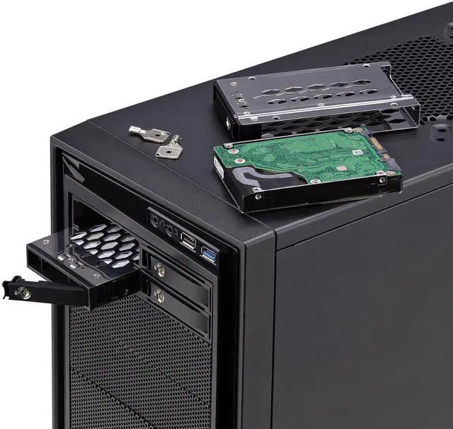 Alt view image 8 of 8 - StarTech 4-Bay Backplane for 2.5" U.2 (SFF-8639) HDD/SSDs 4U2525-SAS-BACKPLANE